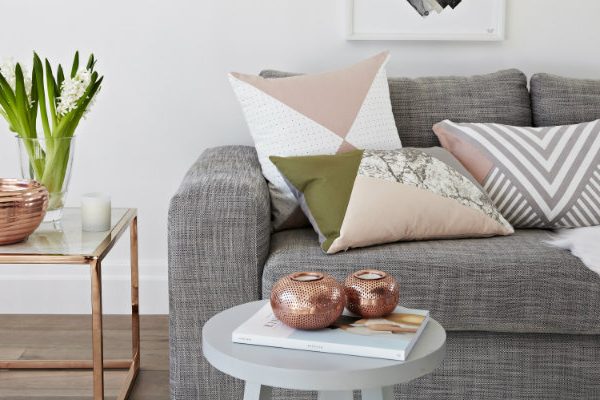 Home Decor Explosive Mix copper floor lamps and pink details