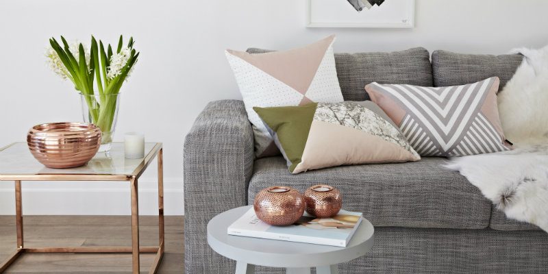 Home Decor Explosive Mix copper floor lamps and pink details