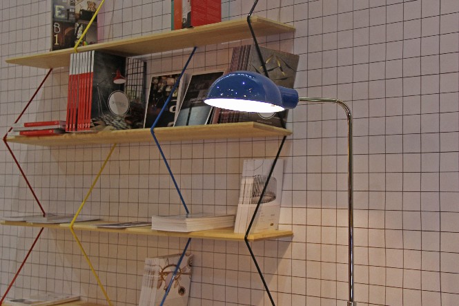 COLORFUL MODERN FLOOR LAMPS FOR A HAPPY HOME DESIGN