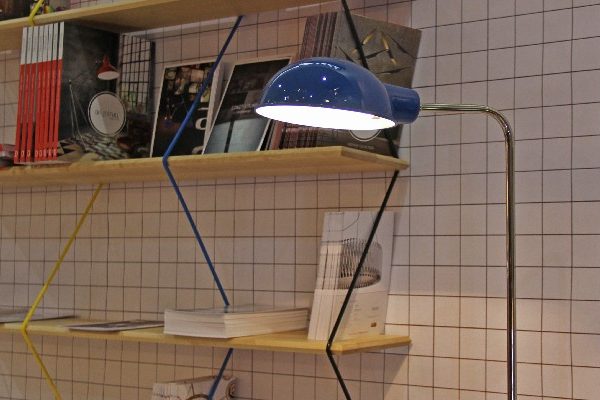 COLORFUL MODERN FLOOR LAMPS FOR A HAPPY HOME DESIGN