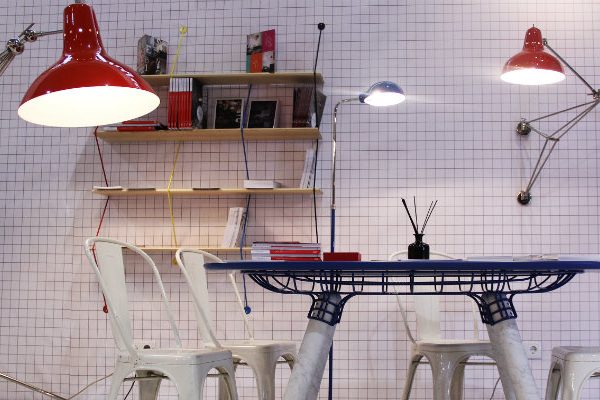 Learn How to Use Modern Floor Lamps with Modern Dining Tables (3)