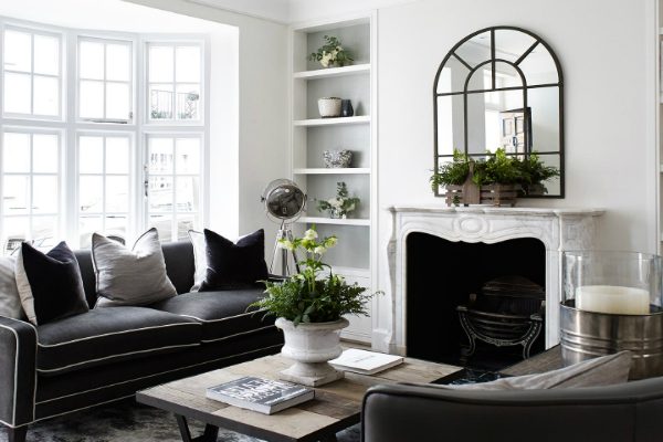 Refurbished Chelsea Cottage with Amazing Lighting Details