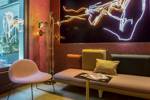 Decorate Your House with These Vintage Floor Lamps 6
