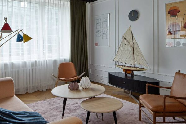 Showroom in Latvia Where Modern Floor Lamps Stand Out (1)