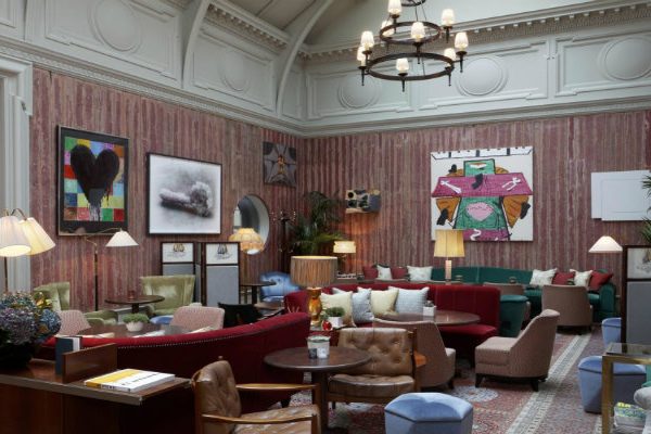 The Academicians’ Room Shining with Vintage Floor Lamps