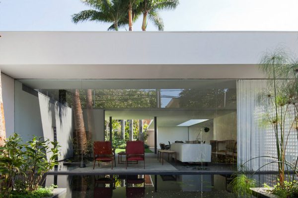 Plant-filled Greenery House in Brazil Shines with Modern Floor Lamps FEAT