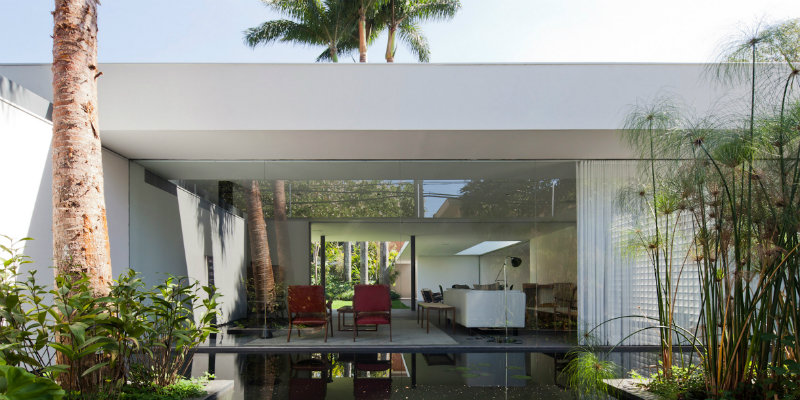 Plant-filled Greenery House in Brazil Shines with Modern Floor Lamps FEAT