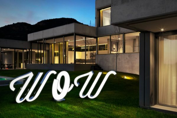 Outdoor Floor Lamps to Use on Your Deck This Summer