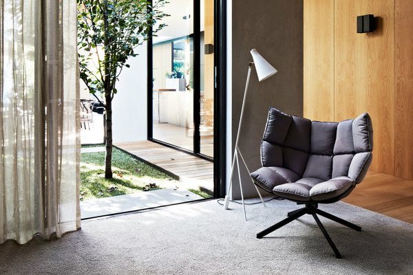 Unique Lighting Designs Shine in Open Plan Contemporary House feat
