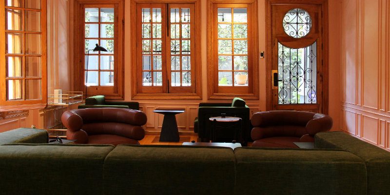 Serge Mouille Lighting Designs Shine in Ignacia Guest House FEAT