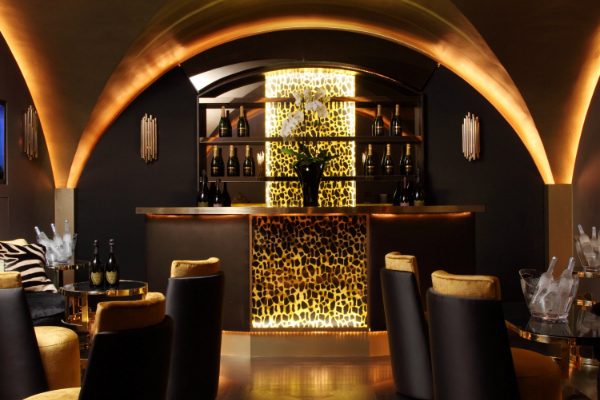 Meet the best restaurants with mid-century lighting design